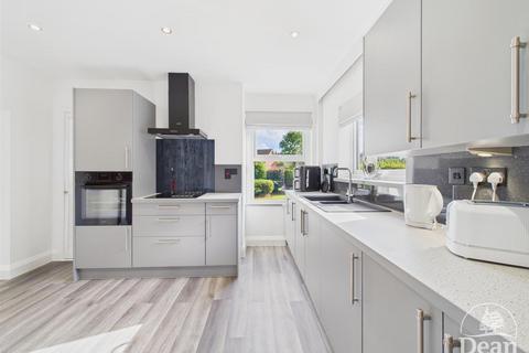 undefined, Wood Road, Mile End