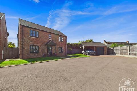 4 bedroom detached house for sale, Dukes Close, Five Acres