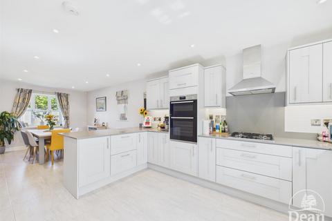 4 bedroom detached house for sale, Dukes Close, Five Acres