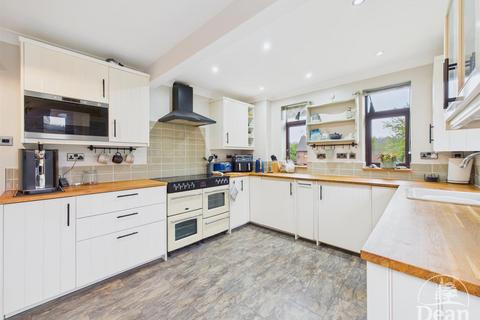 3 bedroom detached house for sale, Lydney GL15