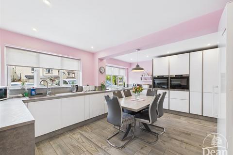 3 bedroom semi-detached house for sale, Bishops Gate, Lydney GL15
