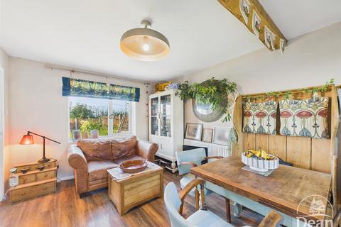 3 bedroom terraced house for sale, Severn View Road, Lydney GL15