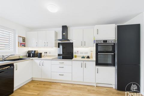 undefined, Potter Grove, Lydney GL15