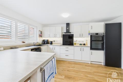 undefined, Potter Grove, Lydney GL15
