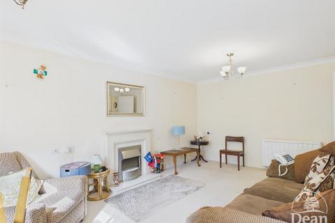 1 bedroom retirement property for sale, Kings Meadow Court, Lydney GL15