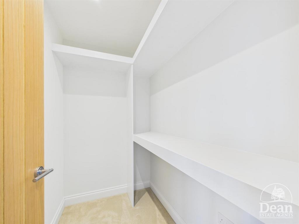Walk-In Wardrobe