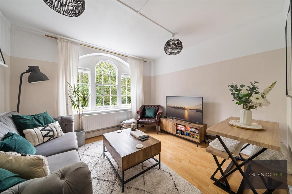 12 A Mordaunt House SW8 2 AL-4.jpg