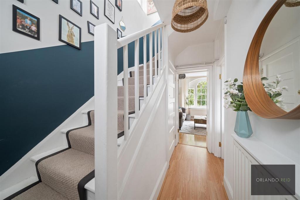 12 A Mordaunt House SW8 2 AL-12.jpg