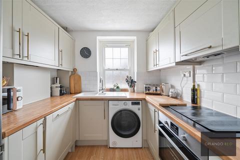 2 bedroom apartment for sale, Albion Avenue, London