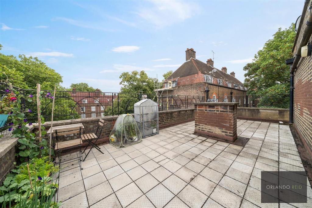 12 A Mordaunt House SW8 2 AL-3.jpg