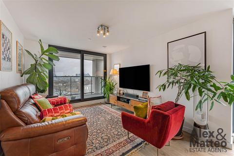 3 bedroom flat for sale, Chancellor House, Bermondsey, SE16