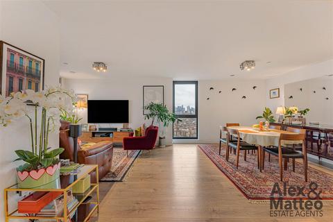 3 bedroom flat for sale, Chancellor House, Bermondsey, SE16