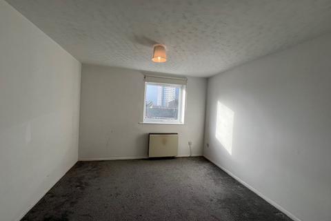 1 bedroom flat to rent, Gurney Close, Barking, Essex, IG11
