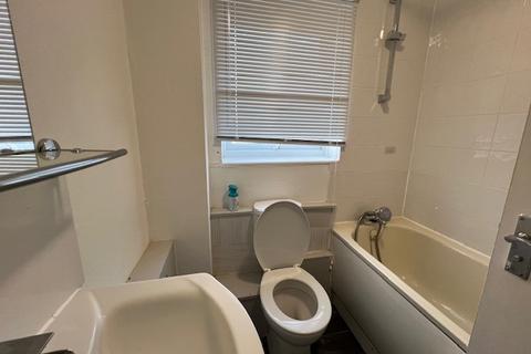 1 bedroom flat to rent, Gurney Close, Barking, Essex, IG11