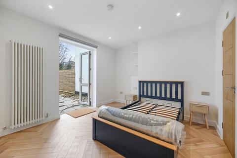2 bedroom flat for sale, Uxbridge Road, Shepherds Bush