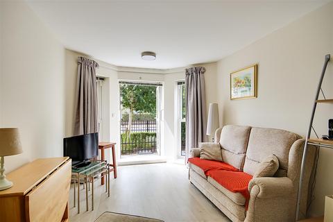 1 bedroom retirement property for sale, Wyresdale House, 90 Heene Road, Worthing BN11