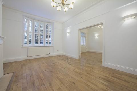 3 bedroom apartment to rent, Rodney Court, Maida Vale, London, W9
