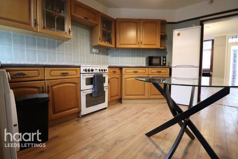 undefined, Parkfield Mount, Leeds