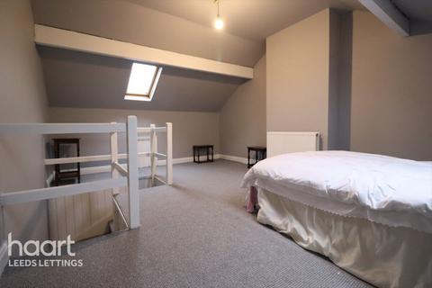 undefined, Parkfield Mount, Leeds