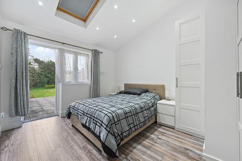 1 bedroom flat to rent, Northwick Avenue, Harrow, Greater London, HA3 0AB
