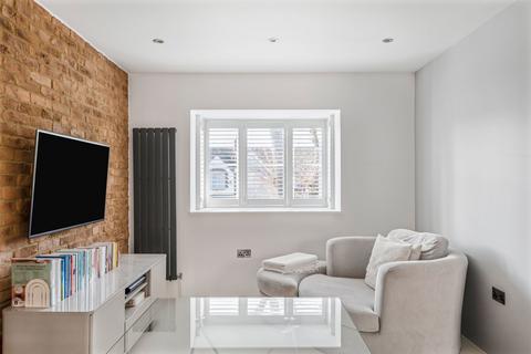 1 bedroom flat for sale, Creighton Road, London N17