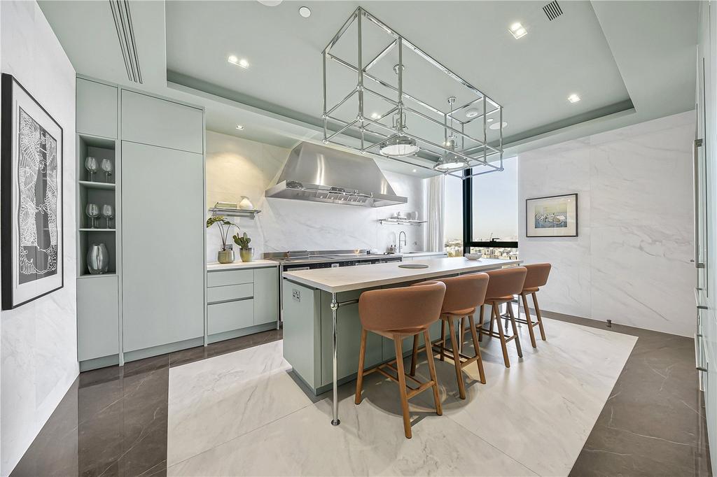 Kitchen/Dining Area