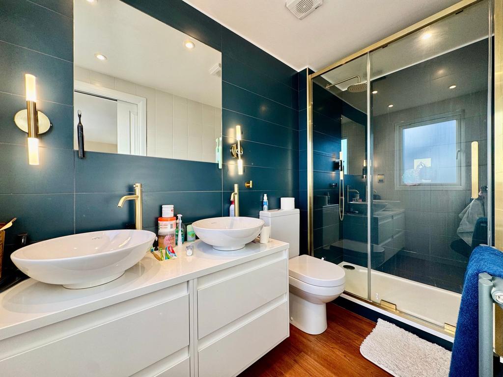 En-suite shower room
