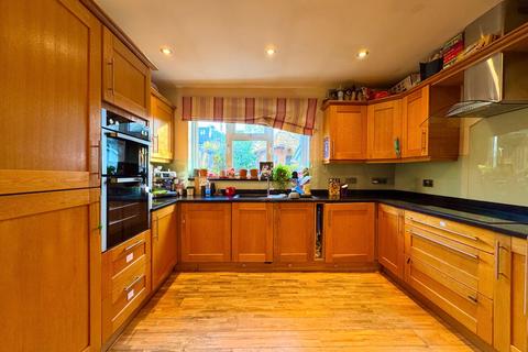 4 bedroom semi-detached house for sale, Farm Road, Edgware, HA8