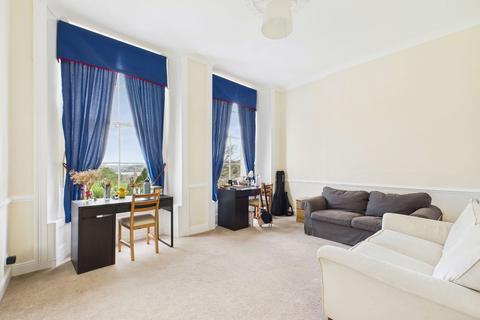2 bedroom apartment for sale, Lisburne Crescent, Torquay