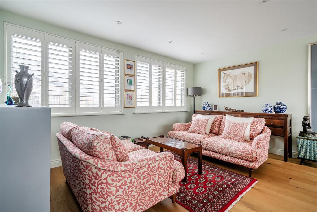 Open Plan Sitting Area