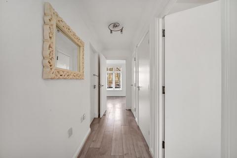 2 bedroom flat to rent, Magdalene Gardens, Wren Court, N20
