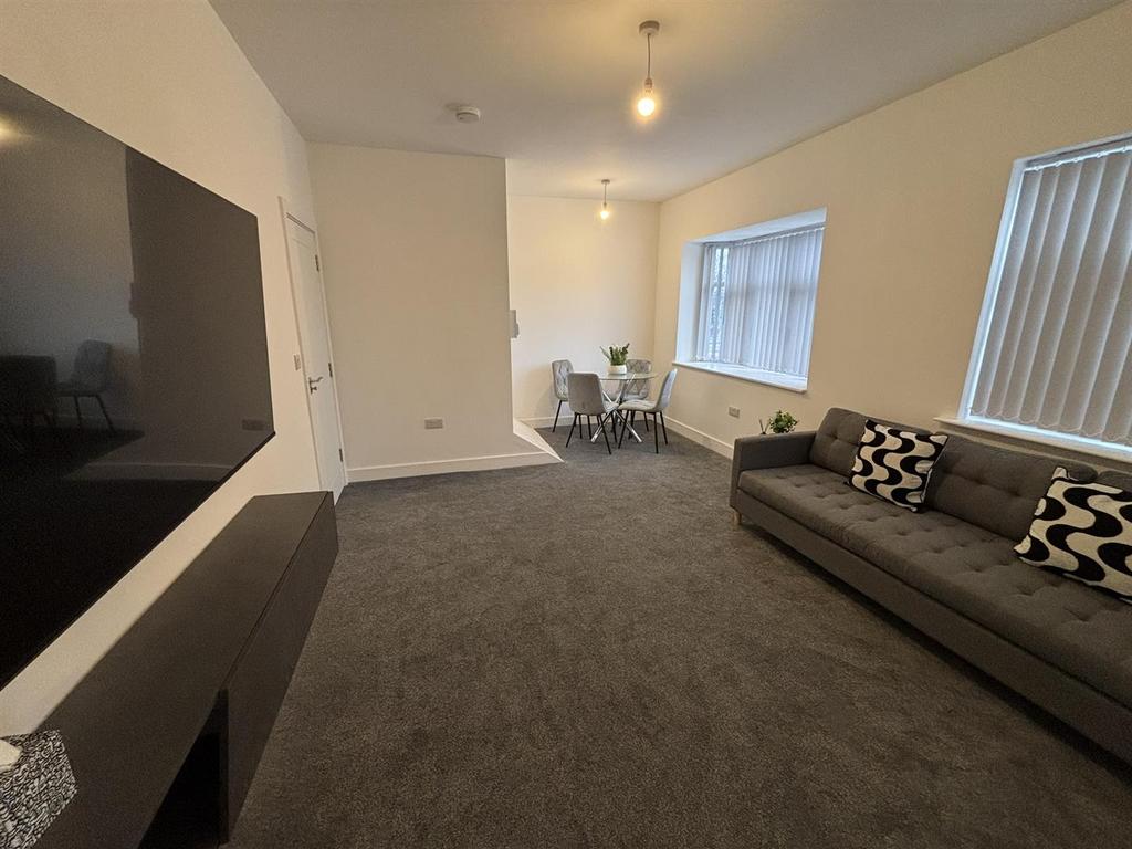 Apartment in Burnage, Greater Manchester - View 2