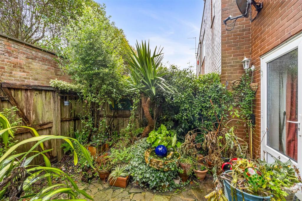Westbourne Place, 19-018.JPG