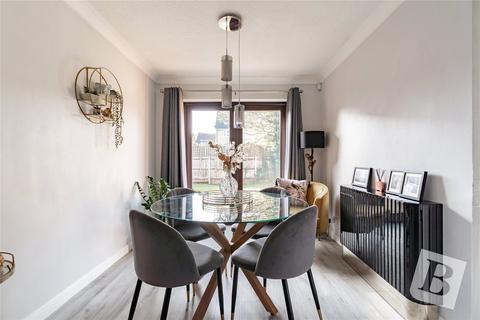 3 bedroom semi-detached house for sale, Sutherland Place, Wickford, Essex, SS12