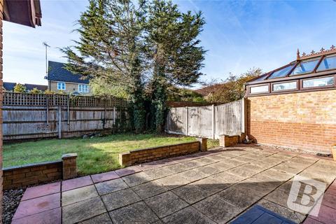 3 bedroom semi-detached house for sale, Sutherland Place, Wickford, Essex, SS12