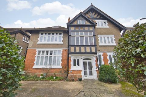 3 bedroom flat for sale, Grimston Avenue, Folkestone, CT20