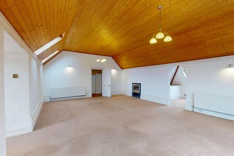 3 bedroom flat for sale, Grimston Avenue, Folkestone, CT20