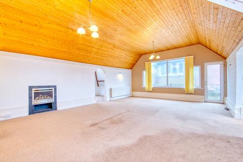 3 bedroom flat for sale, Grimston Avenue, Folkestone, CT20
