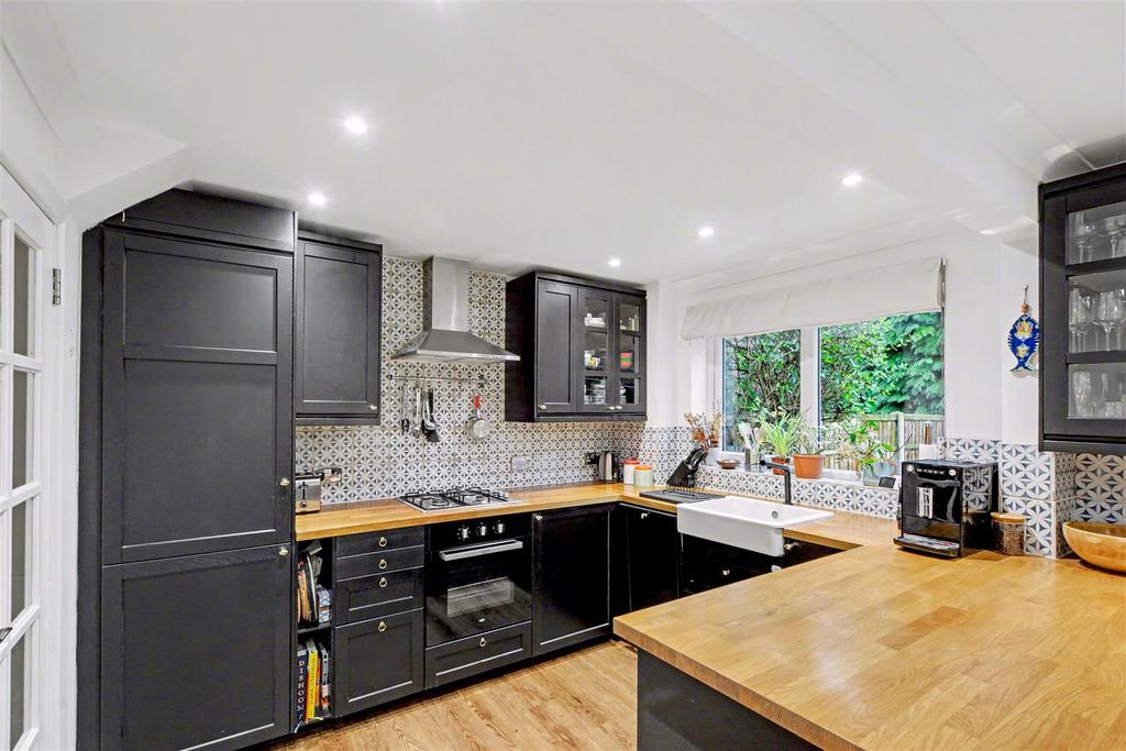 Kitchen 3.jpeg
