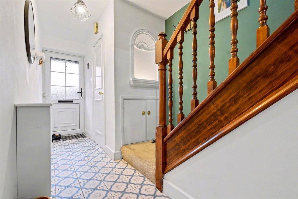 Entrance Hall 2.jpeg