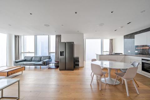 3 bedroom flat for sale, Devan Grove, London N4