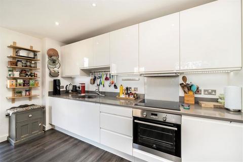 2 bedroom flat for sale, Batavia Road, London SE14