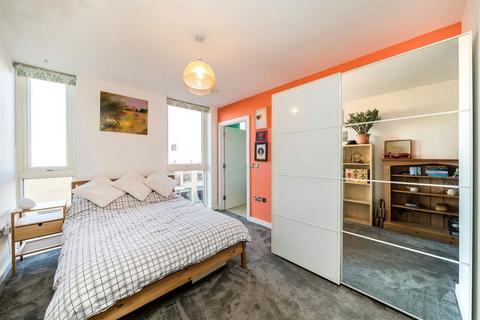 2 bedroom flat for sale, Batavia Road, London SE14