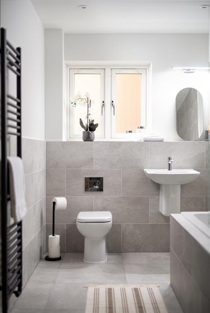 Bathroom 2.jpg