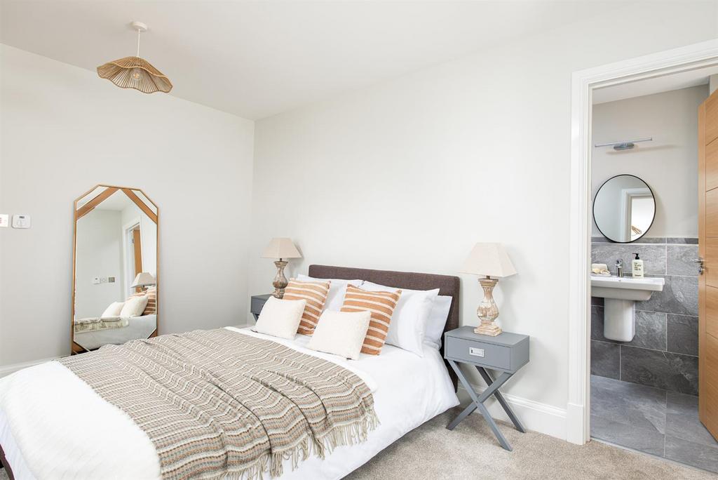 Bedroom2 2.jpg