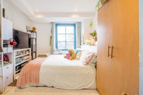 3 bedroom flat for sale, York Way, London N7