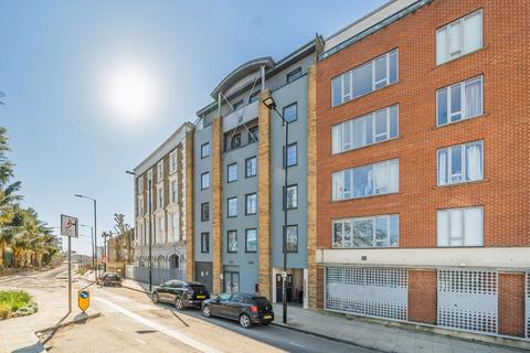 3 bedroom flat for sale, York Way, London N7