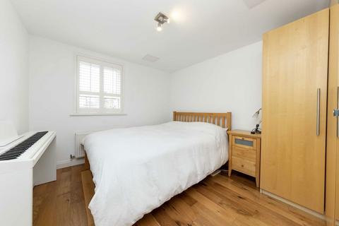 2 bedroom flat to rent, Manchester Road, London E14