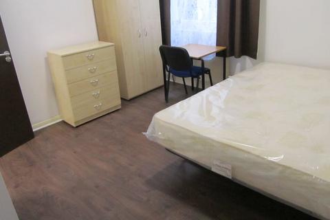 1 bedroom in a house share to rent, Queens Road, London SE14