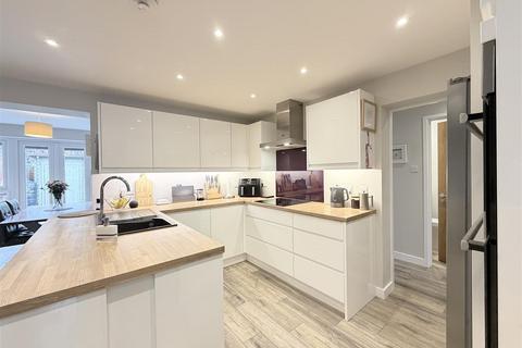 undefined, Weale Grove, Woodloes Park, Warwick